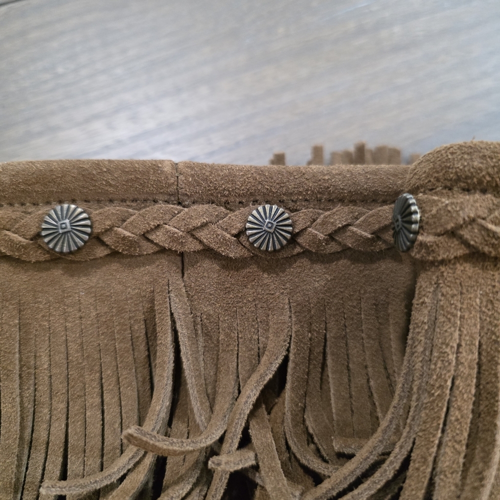 Minnetonka Five Layer Fringe Boots, Women's Size 8 - Picture 5 of 6